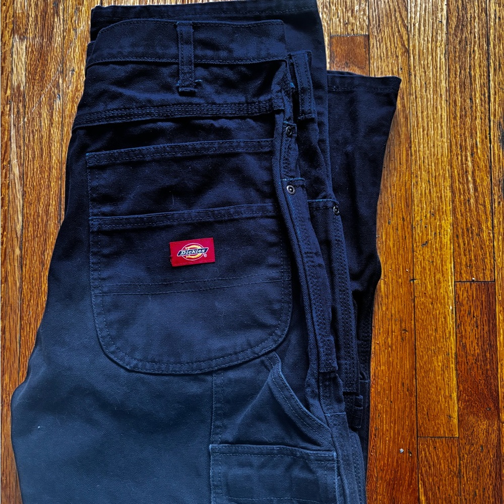 Dickies Black Cargo Pants with Smooth Fabric and Casual Style